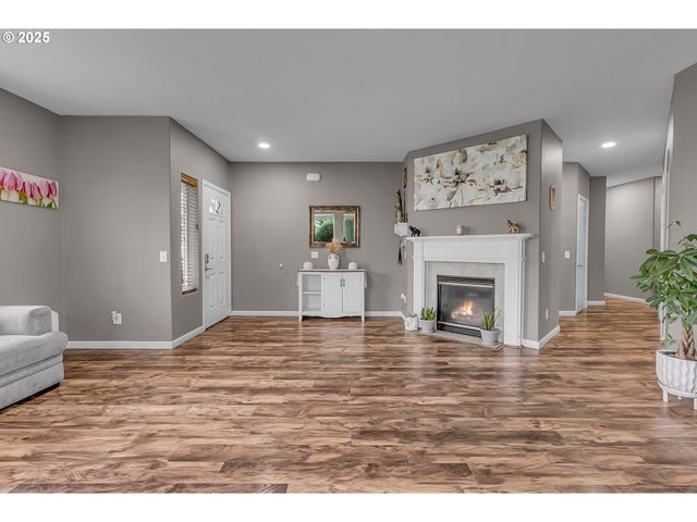 35419 HELENS Way, St Helens, OR 97051