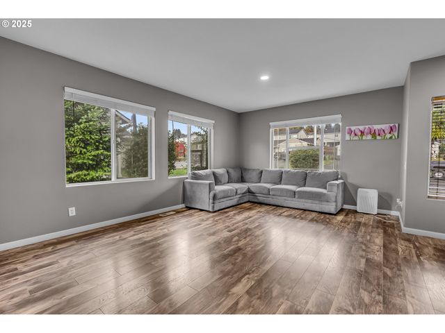 35419 HELENS Way, St Helens, OR 97051