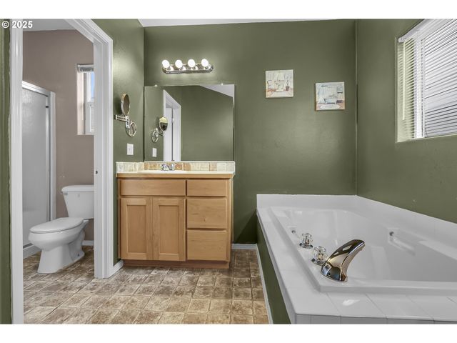 35419 HELENS Way, St Helens, OR 97051