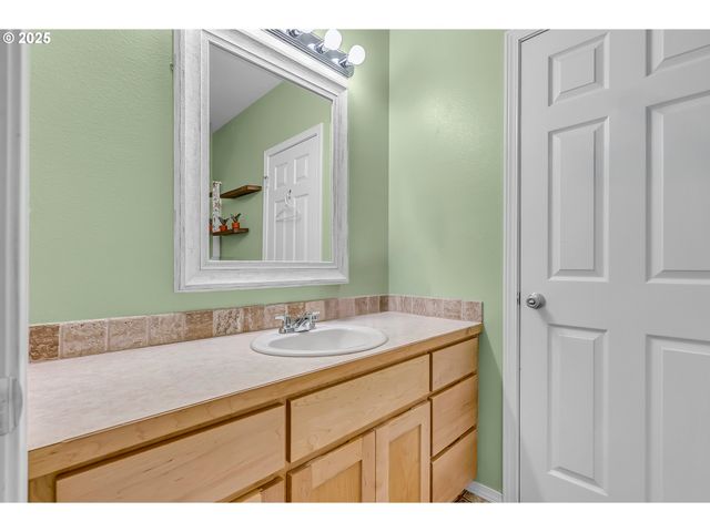 35419 HELENS Way, St Helens, OR 97051