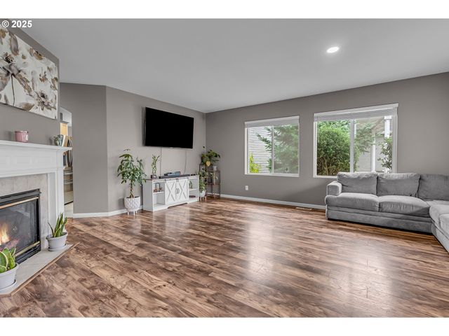 35419 HELENS Way, St Helens, OR 97051