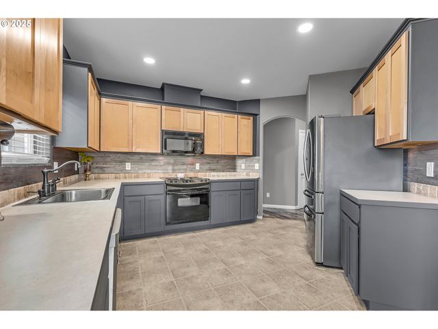 35419 HELENS Way, St Helens, OR 97051