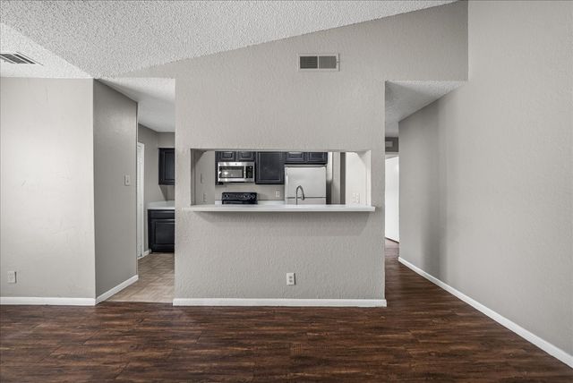 1909 Cloisters Drive 1021, Arlington, TX 76011