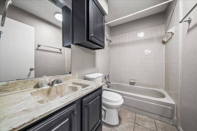 1909 Cloisters Drive 1021, Arlington, TX 76011