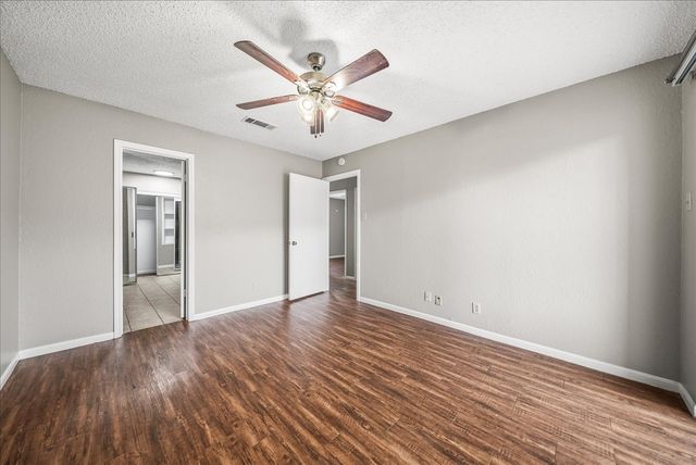 1909 Cloisters Drive 1021, Arlington, TX 76011