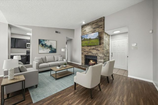 1909 Cloisters Drive 1021, Arlington, TX 76011