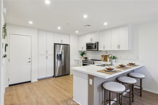 15525 April Dawn Way 2, Fontana, CA 92336