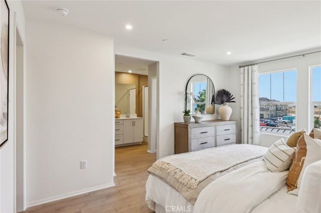 15525 April Dawn Way 2, Fontana, CA 92336