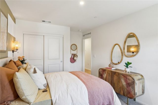 15525 April Dawn Way 2, Fontana, CA 92336