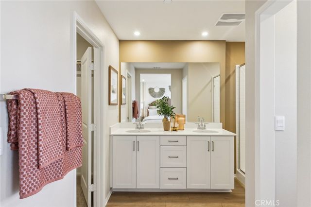 15525 April Dawn Way 2, Fontana, CA 92336