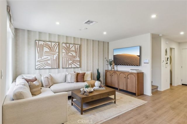 15525 April Dawn Way 2, Fontana, CA 92336