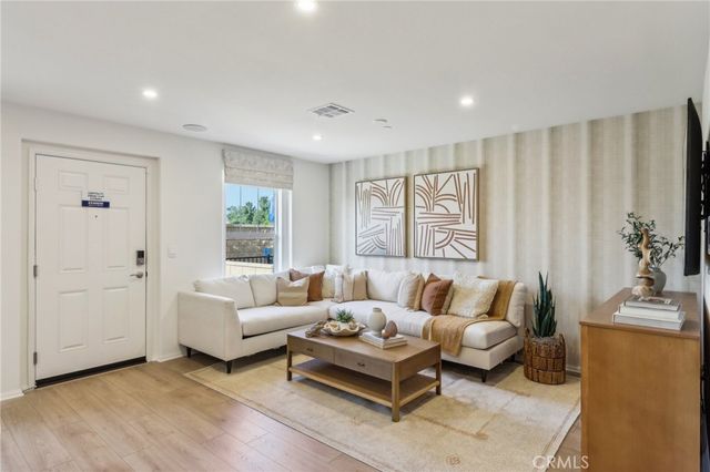 15525 April Dawn Way 2, Fontana, CA 92336