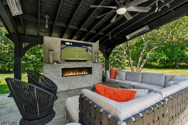4 Brayton Rd, Livingston Twp., NJ 07039