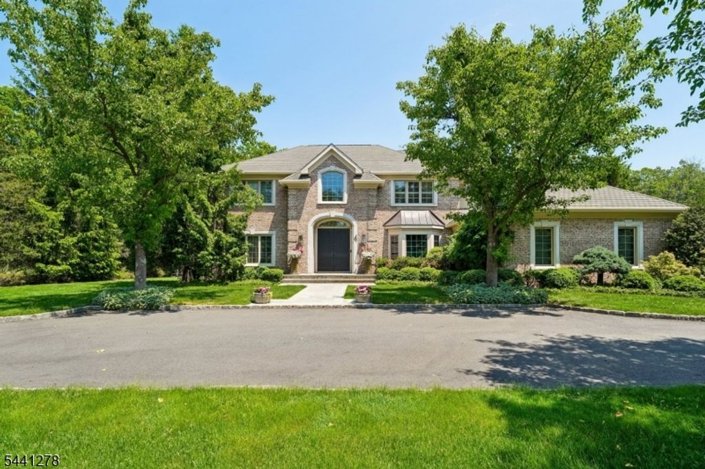 4 Brayton Rd, Livingston Twp., NJ 07039