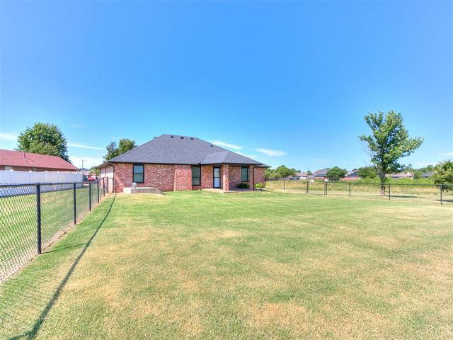 8300 SW Canyon Trail Drive, Oklahoma City, OK 73135