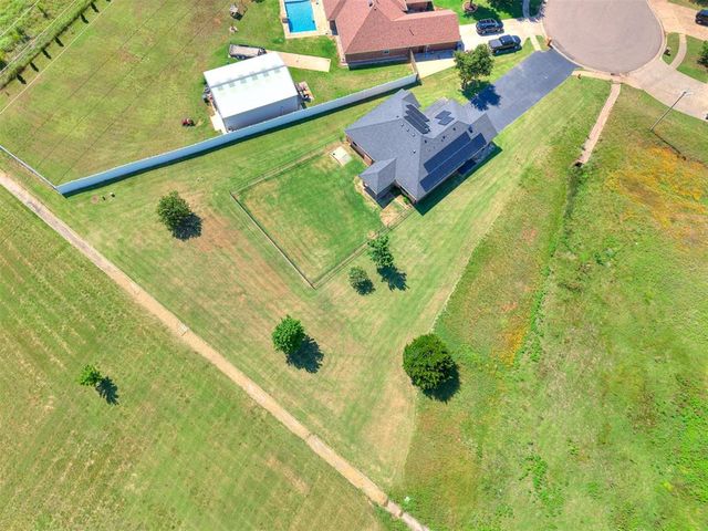 8300 SW Canyon Trail Drive, Oklahoma City, OK 73135