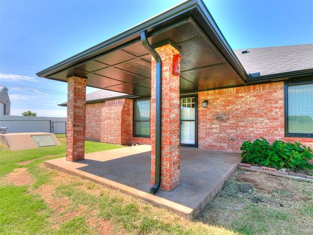 8300 SW Canyon Trail Drive, Oklahoma City, OK 73135