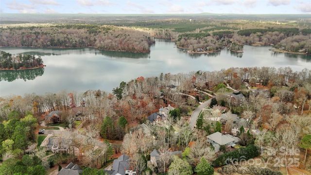 1404 Mt Isle Harbor Drive, Charlotte, NC 28214