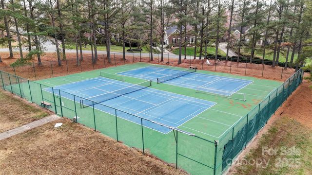 1404 Mt Isle Harbor Drive, Charlotte, NC 28214