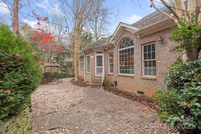 1404 Mt Isle Harbor Drive, Charlotte, NC 28214