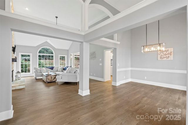 1404 Mt Isle Harbor Drive, Charlotte, NC 28214