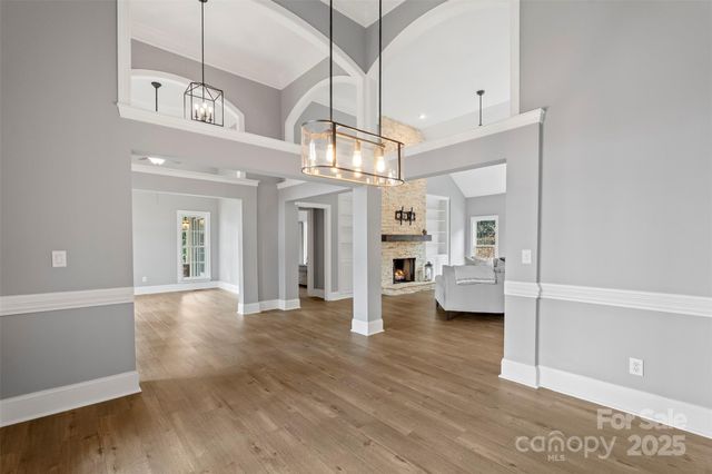 1404 Mt Isle Harbor Drive, Charlotte, NC 28214