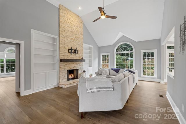 1404 Mt Isle Harbor Drive, Charlotte, NC 28214