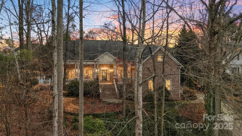 1404 Mt Isle Harbor Drive, Charlotte, NC 28214