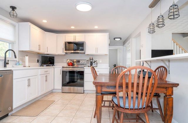 20 Colonial Drive, Salem, NH 03079