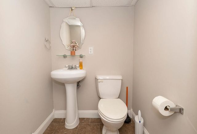 20 Colonial Drive, Salem, NH 03079