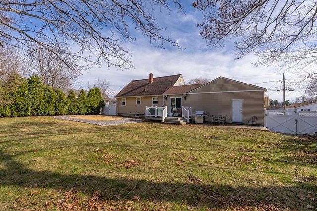 20 Colonial Drive, Salem, NH 03079