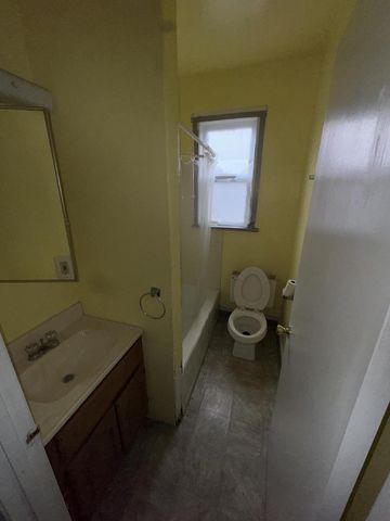 1729 S 12th STREET, Sheboygan, WI 53081