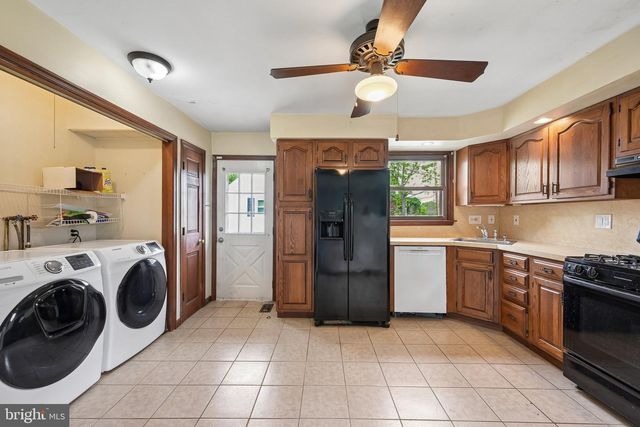 196 TANSBORO RD, Berlin, NJ 08009