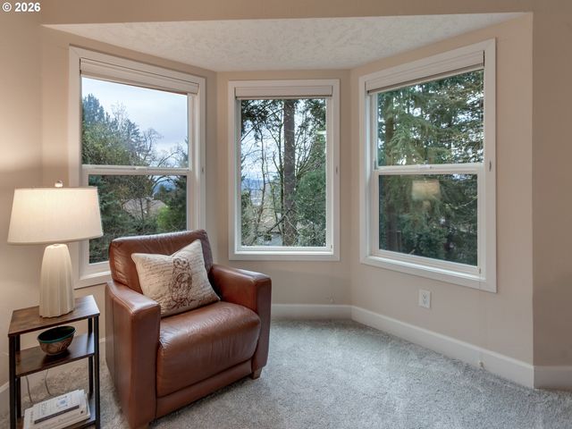 22790 OREGON CITY Loop, West Linn, OR 97068