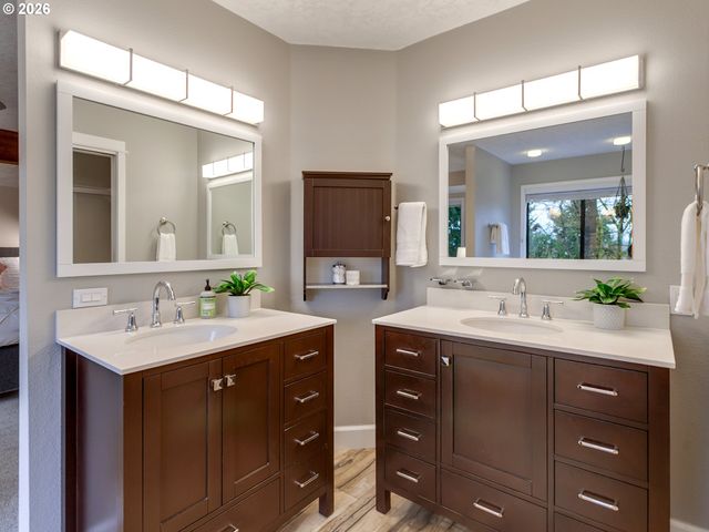 22790 OREGON CITY Loop, West Linn, OR 97068