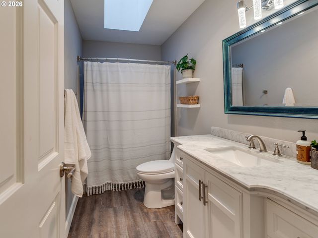 22790 OREGON CITY Loop, West Linn, OR 97068