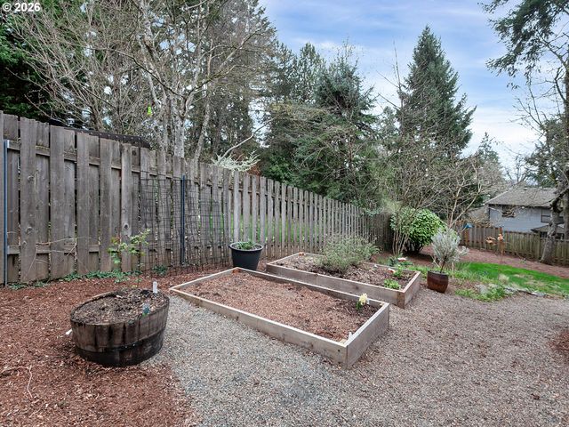 22790 OREGON CITY Loop, West Linn, OR 97068