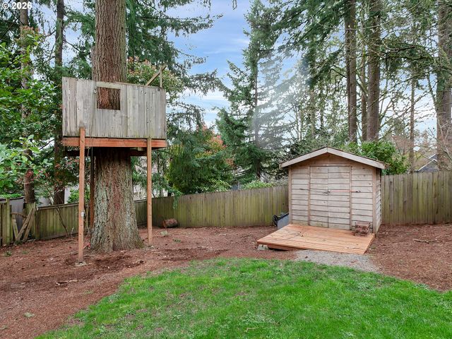 22790 OREGON CITY Loop, West Linn, OR 97068