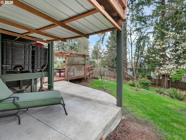 22790 OREGON CITY Loop, West Linn, OR 97068