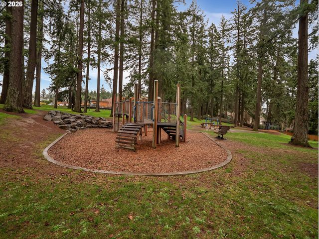 22790 OREGON CITY Loop, West Linn, OR 97068