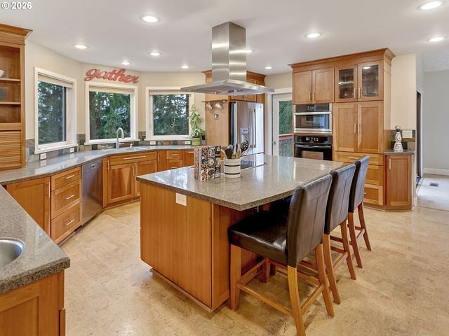 22790 OREGON CITY Loop, West Linn, OR 97068