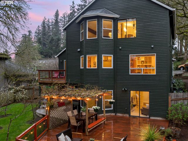 22790 OREGON CITY Loop, West Linn, OR 97068