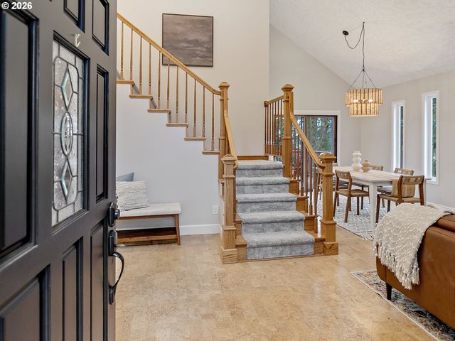22790 OREGON CITY Loop, West Linn, OR 97068