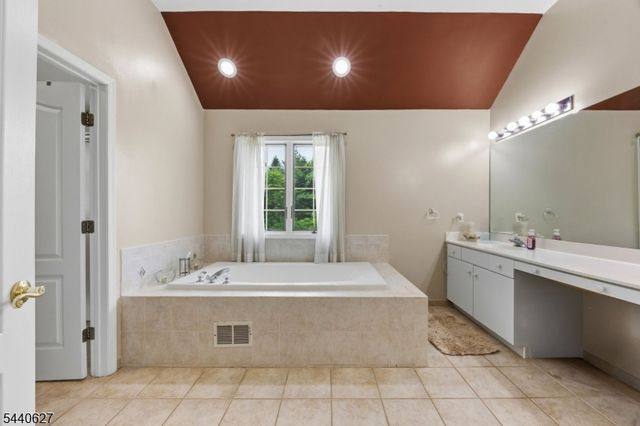 72 Doby Rd, Randolph Twp., NJ 07945