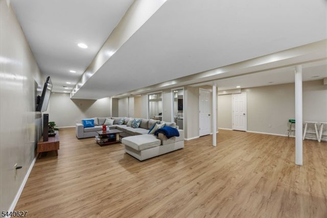 72 Doby Rd, Randolph Twp., NJ 07945
