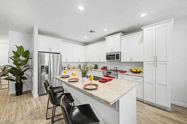 630 W BEVERLY Road, Phoenix, AZ 85041