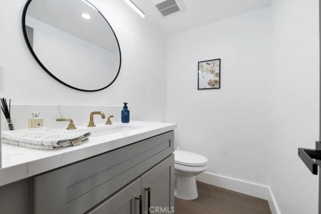 21931 Burbank Boulevard 25, Woodland Hills, CA 91367