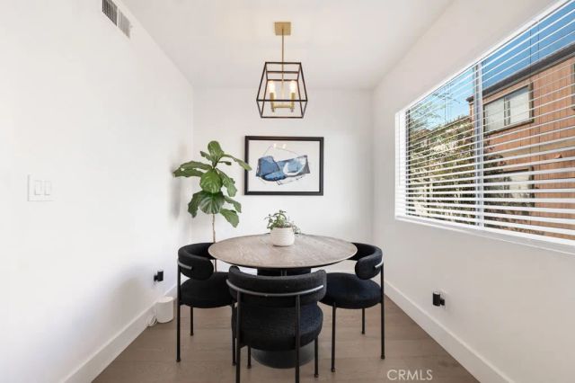 21931 Burbank Boulevard 25, Woodland Hills, CA 91367