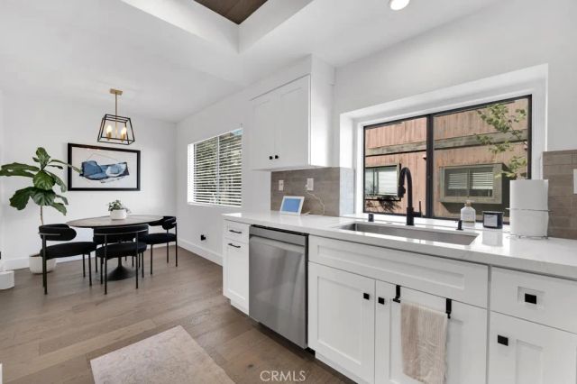 21931 Burbank Boulevard 25, Woodland Hills, CA 91367