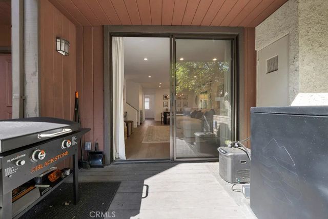 21931 Burbank Boulevard 25, Woodland Hills, CA 91367